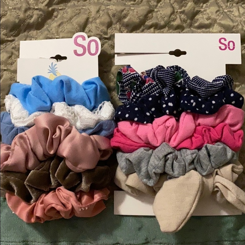 2 packs of scrunchies new in pack never used NWT